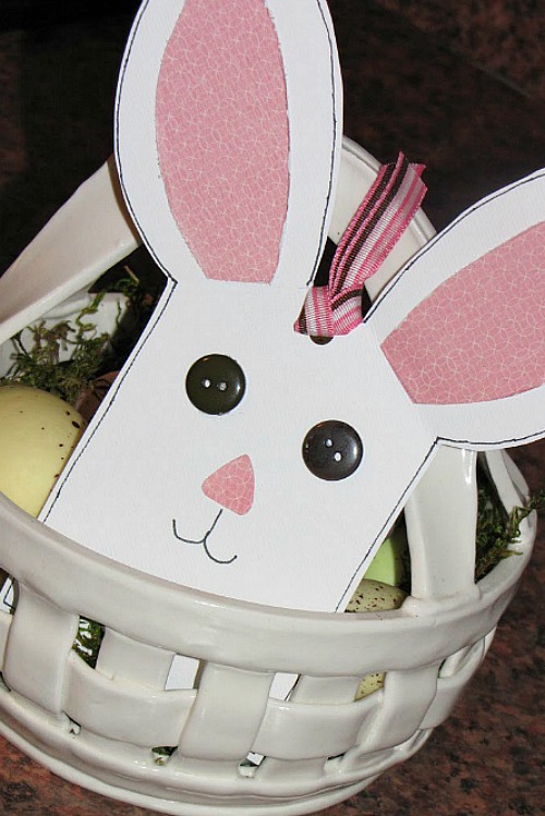 Cute peek-a-boo bunny tags with free template.