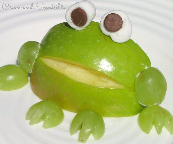 Apple Frogs - such a fun and healthy snack idea!