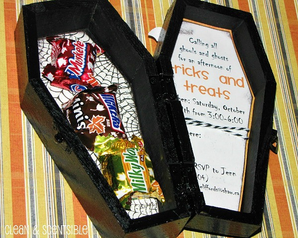 Fun Halloween coffin invitations.  These would also work as cute treat boxes!
