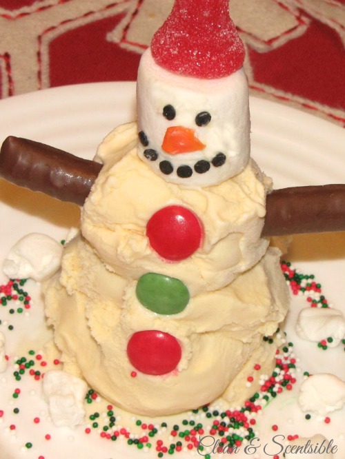 Cute snowman sundaes - the kids would love these!