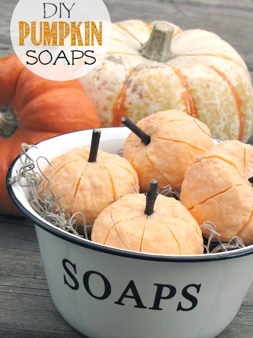 These little pumpkin soaps are so cute and easy to make. Must try!