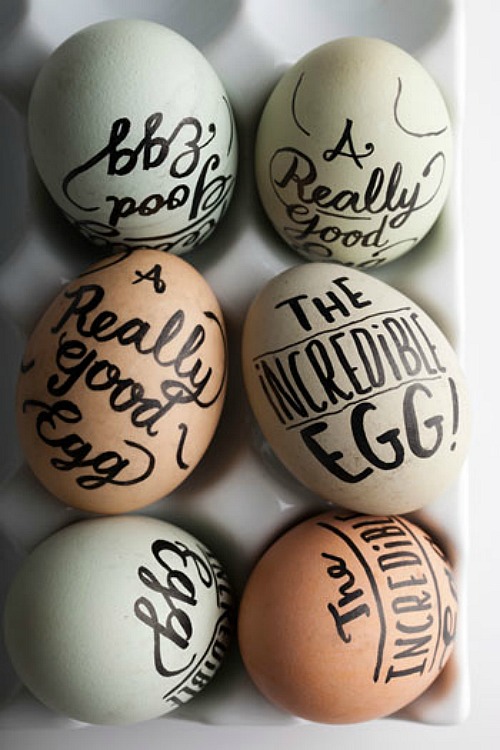 Creative and simple ways to decorate Easter eggs!  //cleanandscentsible.com