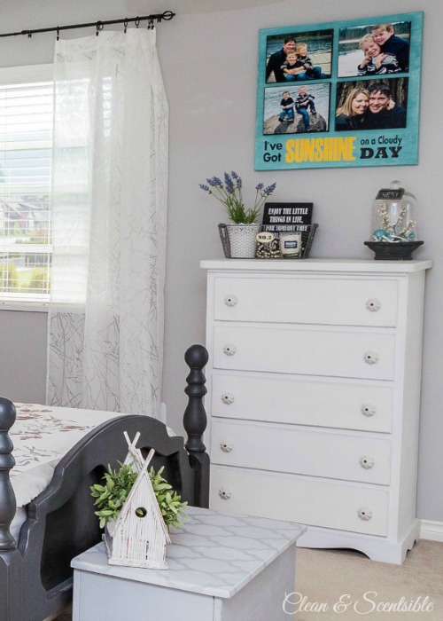 Love the look of this layered photo canvas!  // cleanandscentsible.com