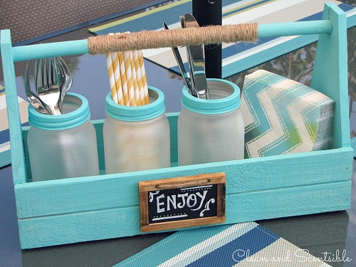 I love these frosted mason jars and picnic caddy.  So many uses!