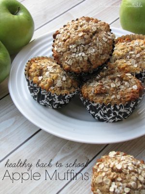 Healthy Apple Muffins {Guest Posting at Lil’ Luna}