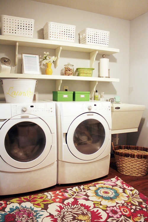 Beautiful laundry room decor and organization ideas!