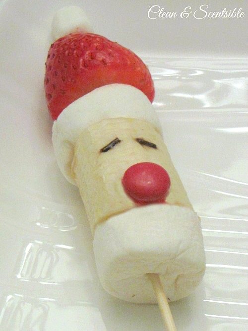 Elf on the Shelf Christmas Breakfast. Lots of fun Christmas food ideas! // cleanandscentsible.com