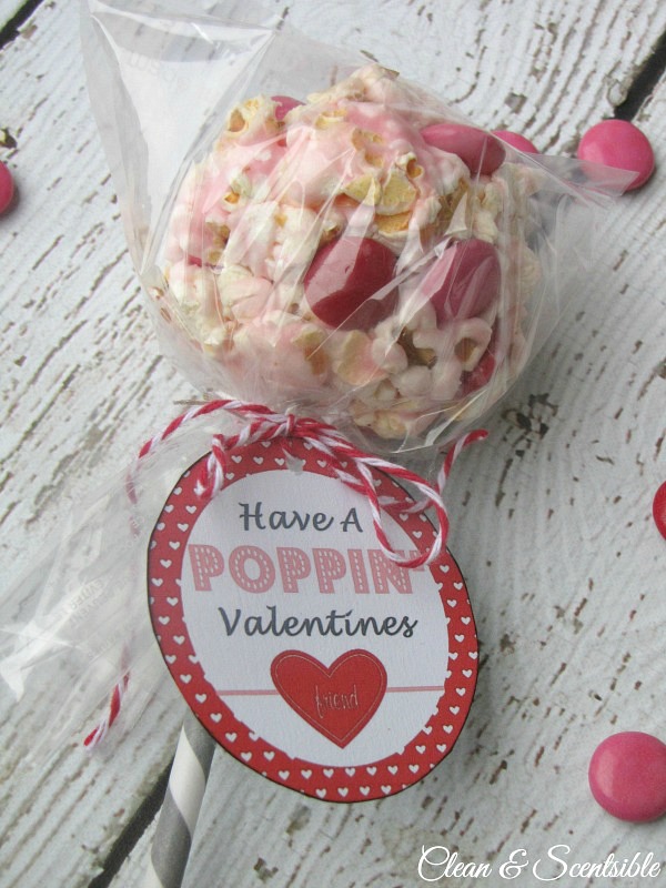Valentine's Day popcorn pops with free printables!