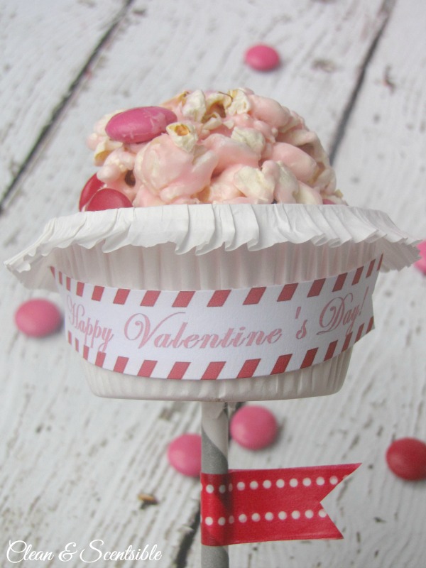 Valentine's Day popcorn pops with free printables!