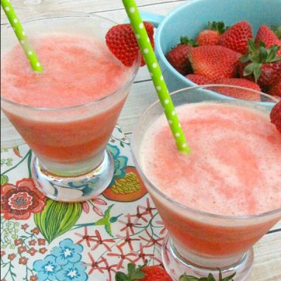 This frozen sparkling strawberry slush makes the perfect summer drink! Easy to make up in large batches for summer parties and BBQs!