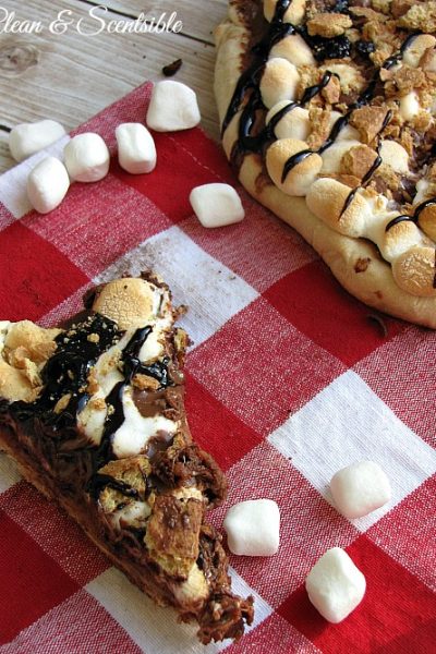 S'mores Pizza - Done up on the grill and perfect for those backyard campouts! // from Clean and Scentsible