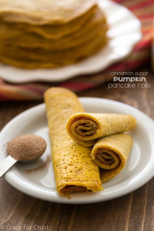 Pumpkin pancake rolls and lots more delicious pumpkin recipes for fall! // cleanandscentsible.com