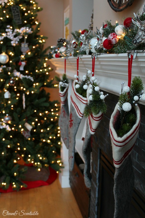 Beautiful Christmas home tour with lots of great decorating ideas. // cleanandscentsible.com