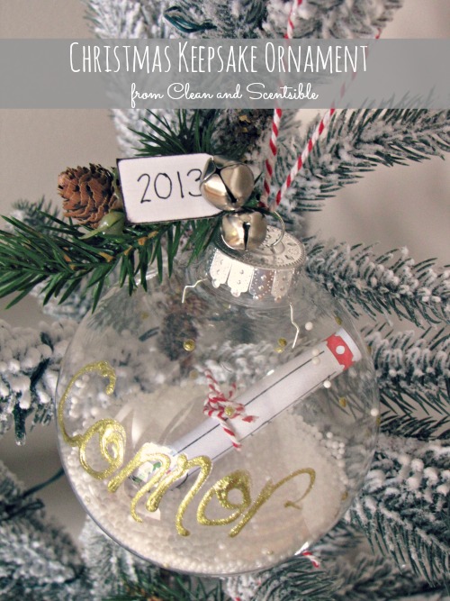 Christmas memory ornament with free printable.  //cleanandscentsible.com