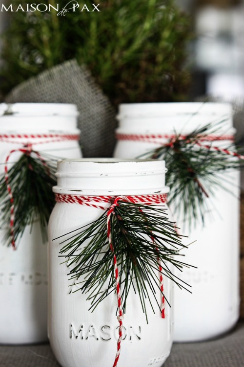 Great ideas for quick and easy Christmas DIY projects.  Perfect for everyone trying to get things done at the last minute!