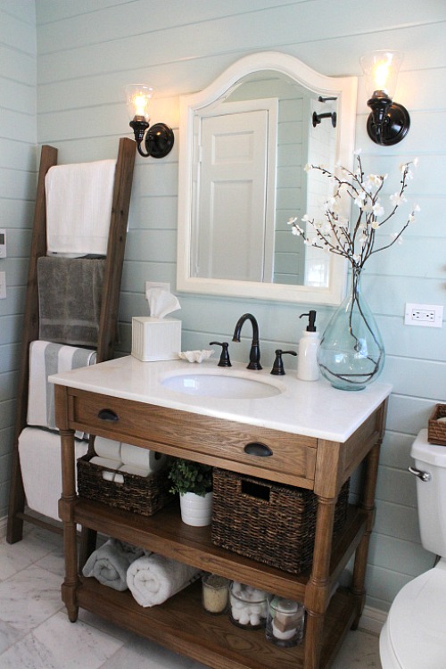 Beautiful and functional bathroom storage ideas.  Love these!  // cleanandscentsible.com