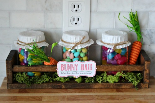 Cute Easter mason jar display with free printable Bunny Bait tag. // cleanandscentsible.com
