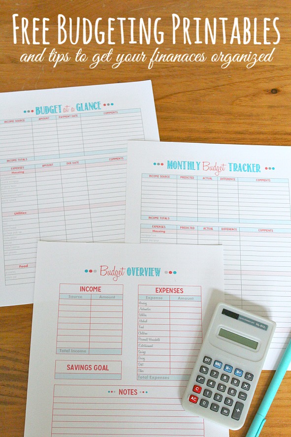 Free printables and tips to help you create and track your budget. Perfect to add to your family binder! // cleanandscentsible.com