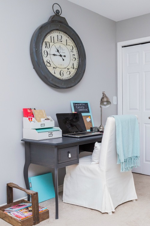Beautiful office inspiration ideas to help get your office spaces pretty and organized!