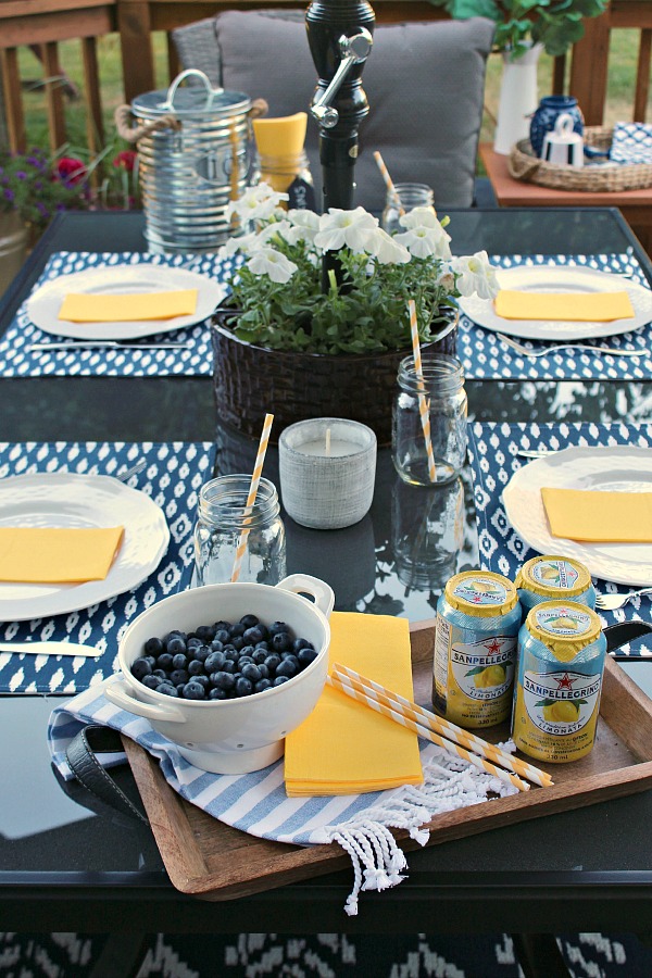 Pretty outdoor tablescape ideas.