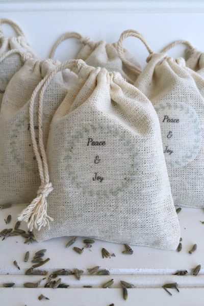 These DIY lavender sachets make the perfect little hostess, neighbor, or teacher gift! Of use them yourself to add some calm to the stressful holiday season! Free printables included.