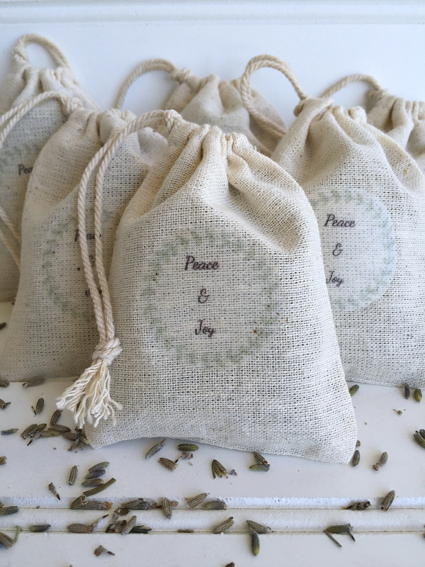 These DIY lavender sachets make the perfect little hostess, neighbor, or teacher gift! Of use them yourself to add some calm to the stressful holiday season! Free printables included.
