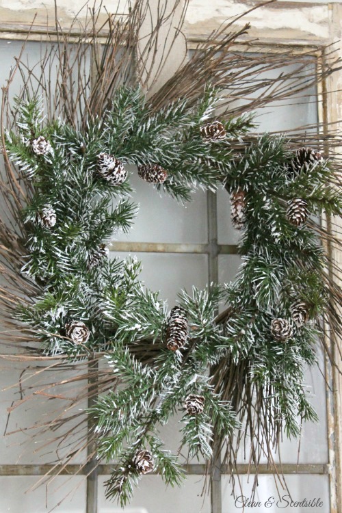 Simple but pretty rustic Christmas wreath. I love this!