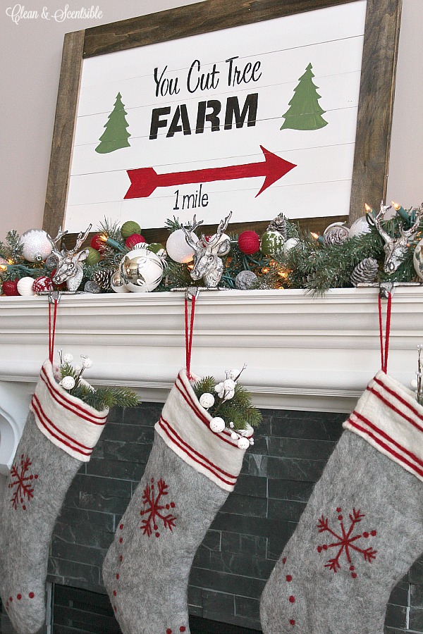 Christmas tree farm sign and tutorial for how to make a wood slat sign.