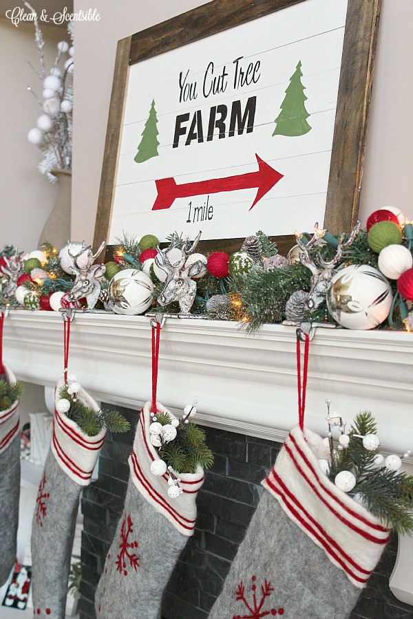 Christmas tree farm sign and tutorial for how to make a wood slat sign.