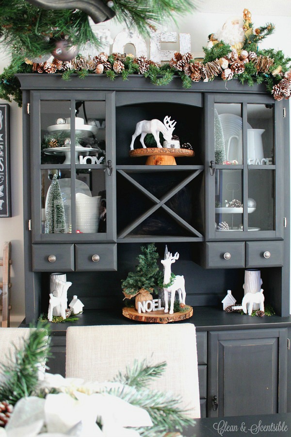 Beautiful Christmas home tour! with lots of simple Christmas decorating ideas.