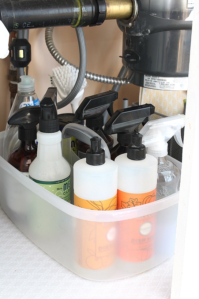 Portable cleaning caddy to keep everything organized under the kitchen sink.