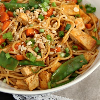Delicious curry-peanut noodles - can add tofu for a vegetarian option or chicken. Such a quick and easy dinner idea in less than 30 minutes!