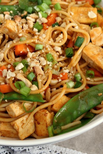 Delicious curry-peanut noodles - can add tofu for a vegetarian option or chicken. Such a quick and easy dinner idea in less than 30 minutes!