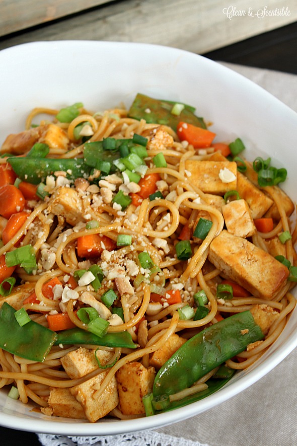 Delicious curry-peanut noodle bowls - can add tofu for a vegetarian option or chicken. Such a quick and easy dinner idea in less than 30 minutes!