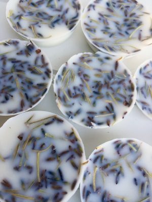 DIY lavender rosemary wax melts - can be used in any wax pot. I love this scent!