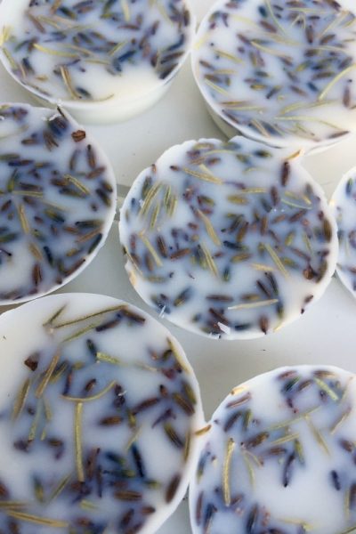 DIY lavender rosemary wax melts - can be used in any wax pot. I love this scent!