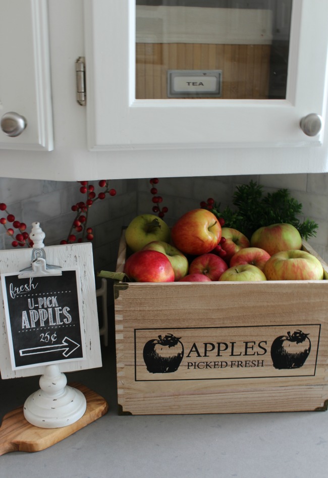 Apple picking fall printables plus instructions on how to mount and frame a canvas.