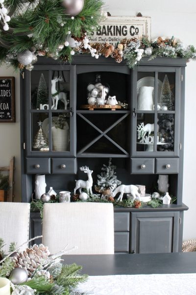 Beautiful neutral Christmas dining room. Lots of Christmas decorating ideas to add that soft, winter's touch.