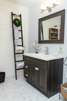 Bathroom Cleaning Tips. Everything you need to get your bathroom cleaned from top to bottom. Free printables included to help you stay on track.