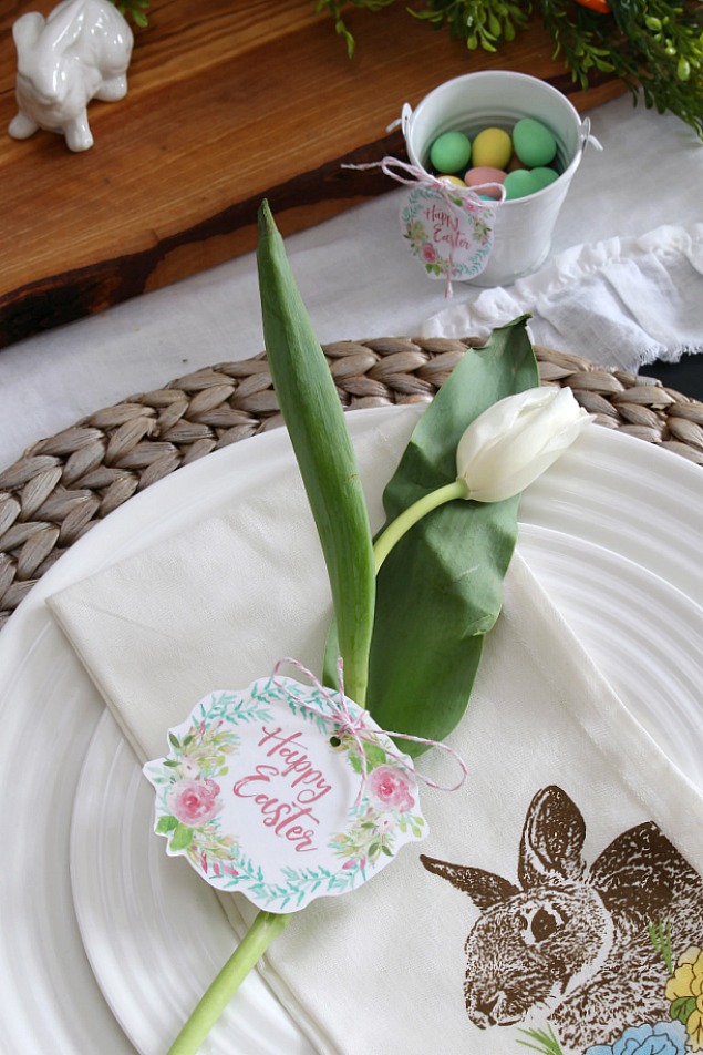 Spring home tour with Easter tablescape ideas. Free printables to help you dress up your Easter table.