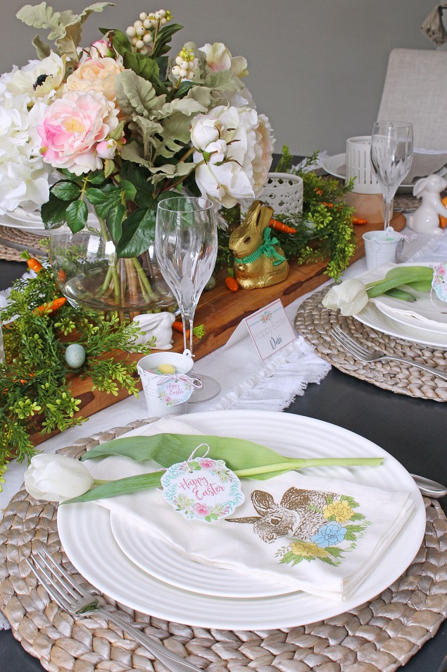 Spring Home Tour. Beautiful Easter and spring decorating ideas for the dining room with free Easter printables.