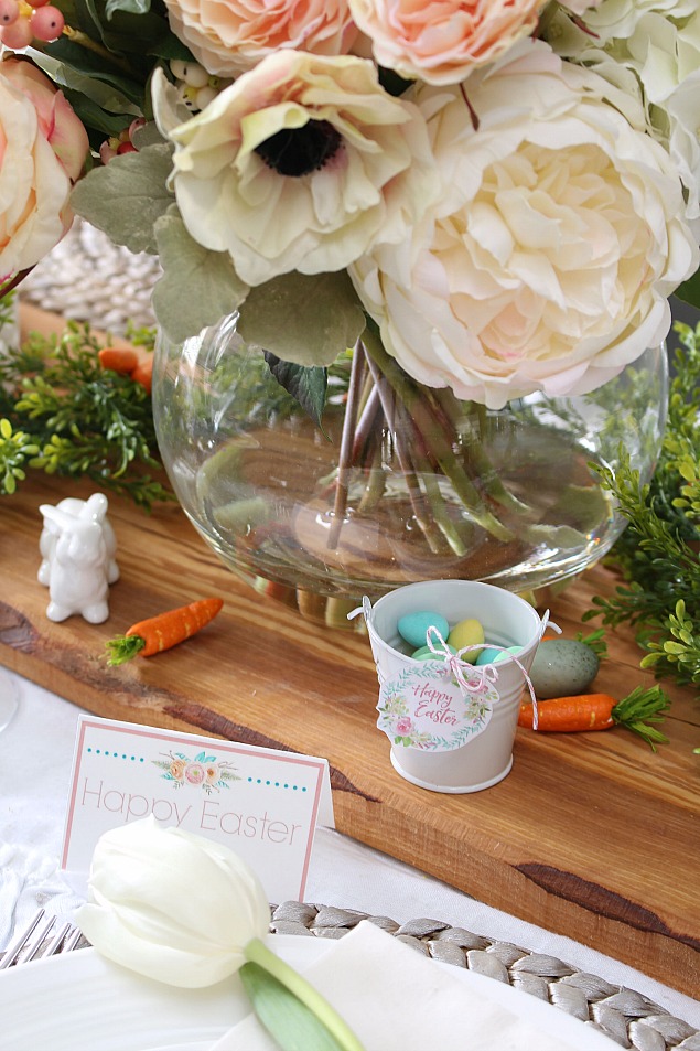 Easter tablescape with free printable Easter placecards and menu.