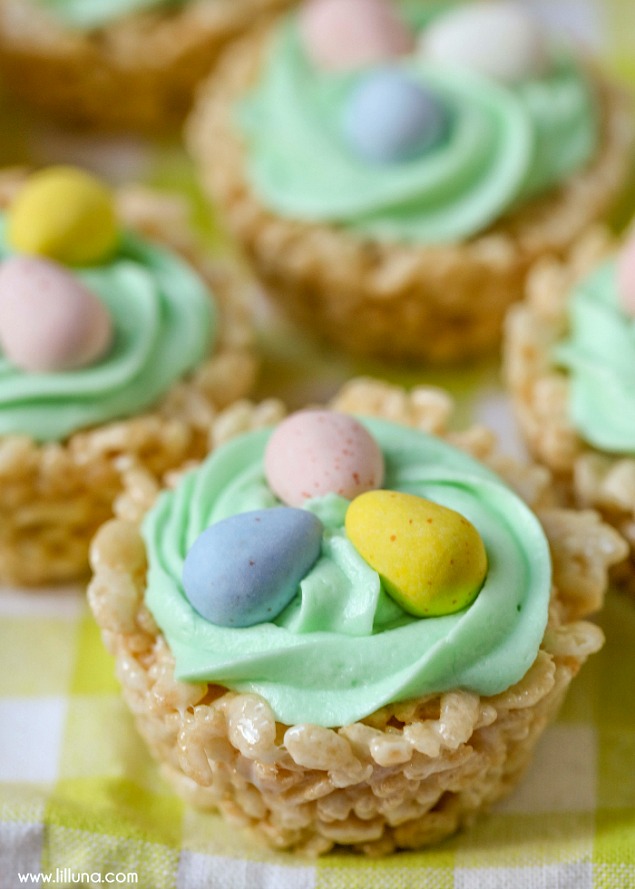 Delicious mini-egg dessert ideas for Easter. I can't get enough of these!