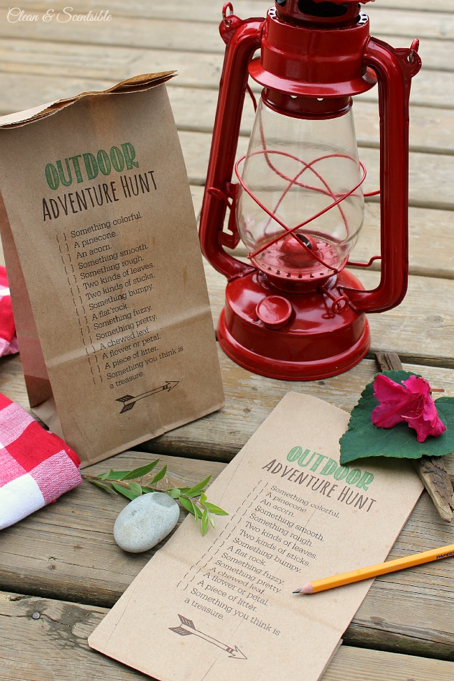 Fun outdoor scavenger hunt. Print it directly onto a paper bag so your kids can collect the items easily as they go!