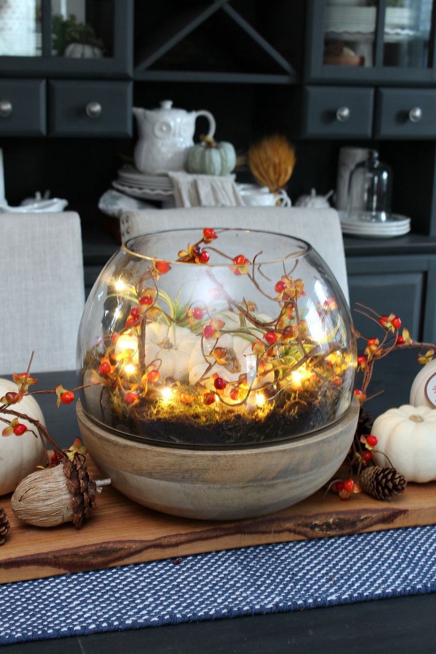 Lighted fall terrarium. All you need is 10 minutes for this simple fall decoration!