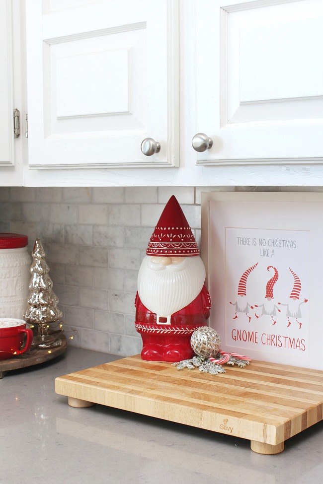 Free Christmas Printable - "There is no Christmas like a gnome Christmas" with cute gnome cookie jar.