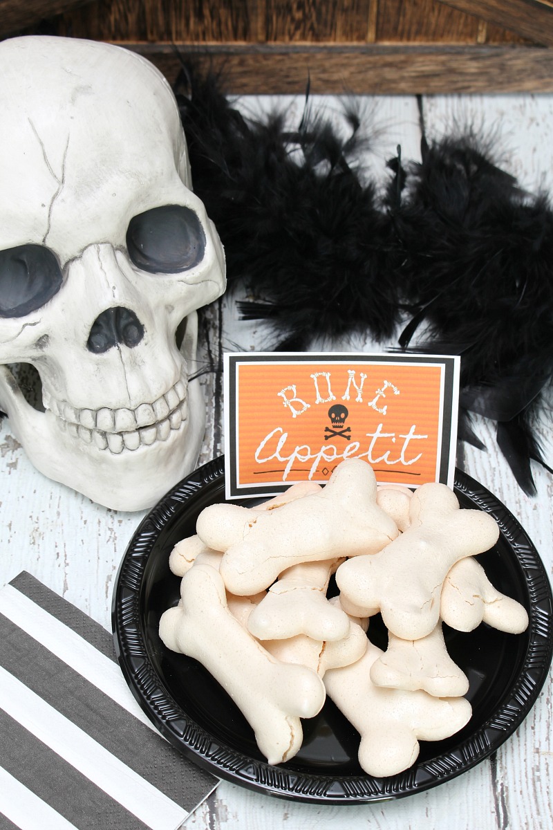 Meringue Bones Halloween Treats 