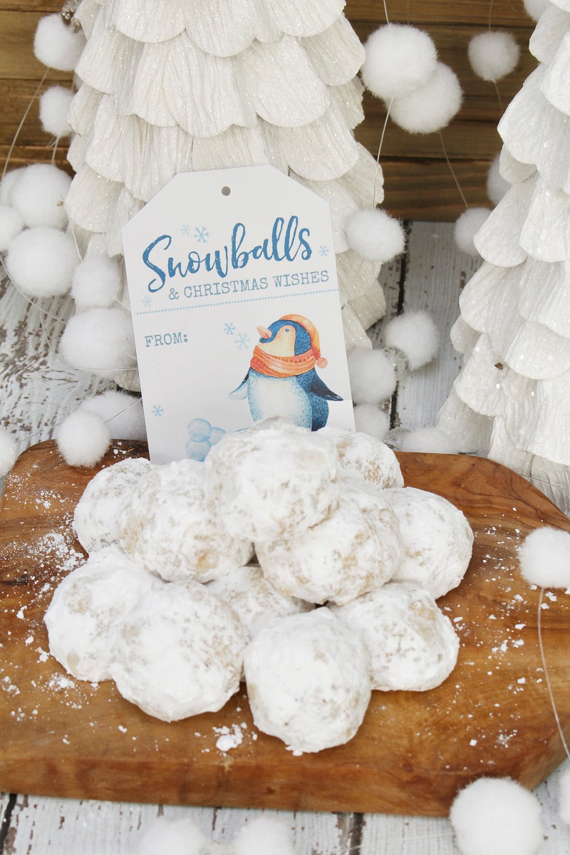 Snowball Christmas cookies with free printable gift tag.