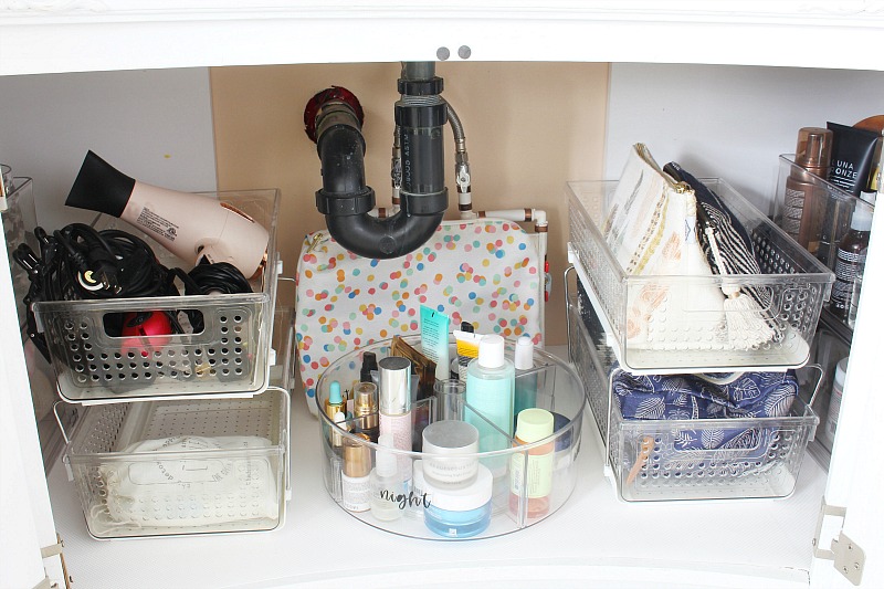 9 Easy Tips to Organize the Bathroom - Clean and Scentsible