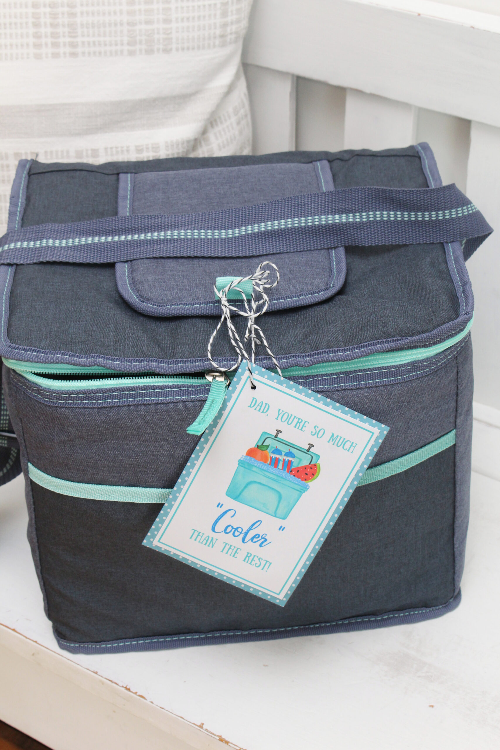 Ice cooler Father's Day gift with free printable coordinating card.